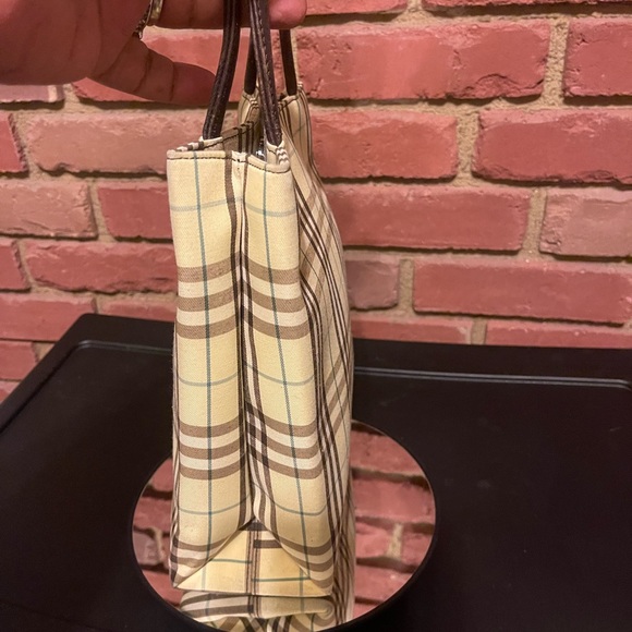 🔥Vintage 🔥mini 🔥Burberry 🔥multi 🔥color 🔥yellow block print. - Picture 6 of 10